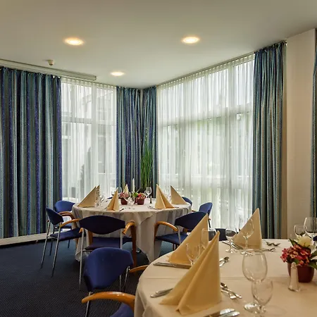 Western Stadtquartier Otel 4*